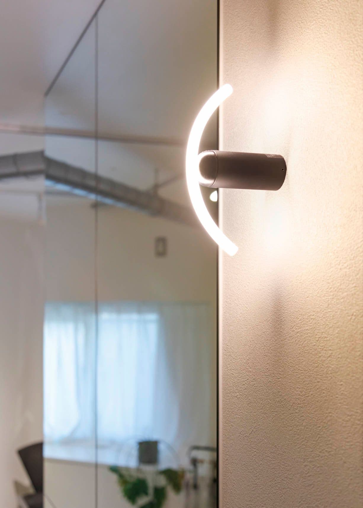 中古マンションのリノベーション後の壁の照明