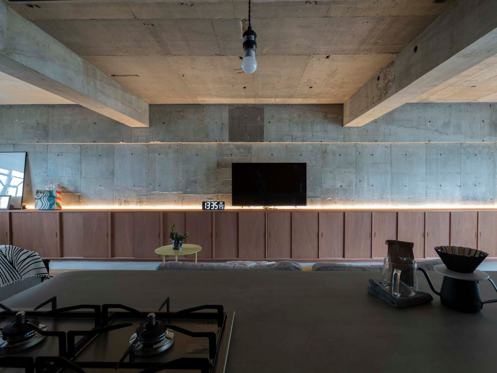 中古マンションのリノベーション後のリビングの収納