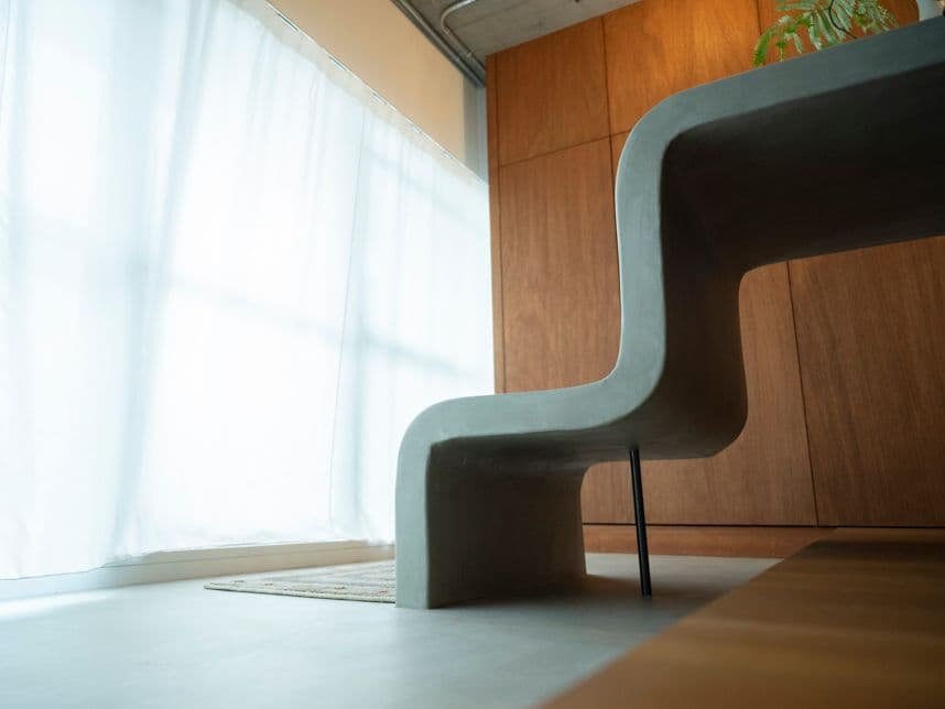 中古マンションのリノベーション後の造作ベンチ