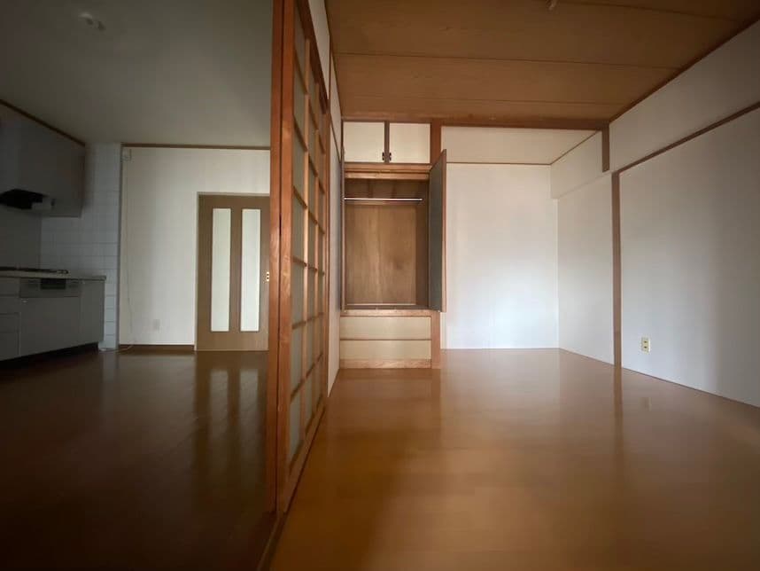 中古マンションのリノベーション前の洋室