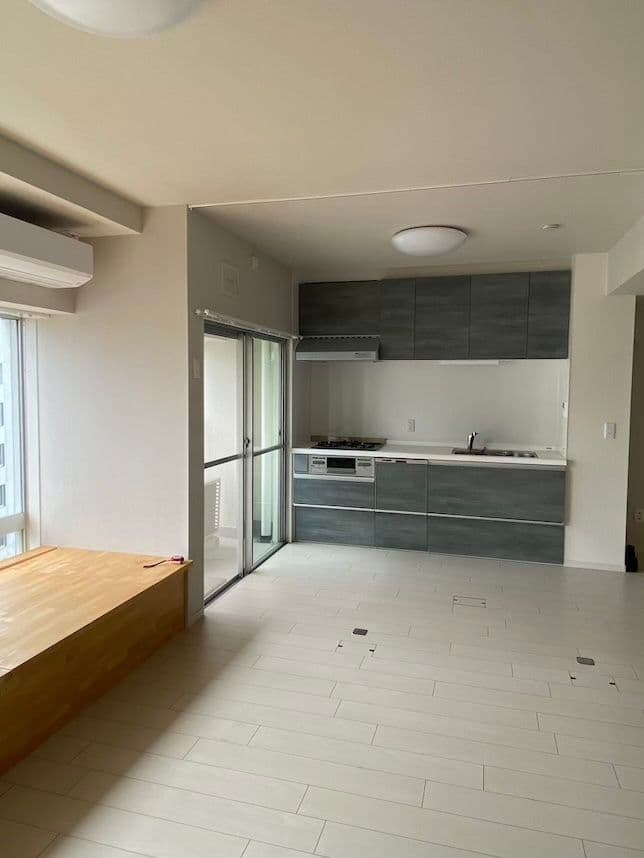 中古マンションのリノベーション前のキッチン