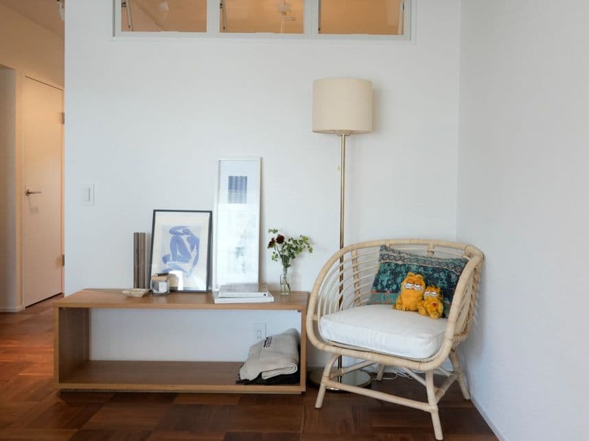 中古マンションのリノベーション後のリビングの家具