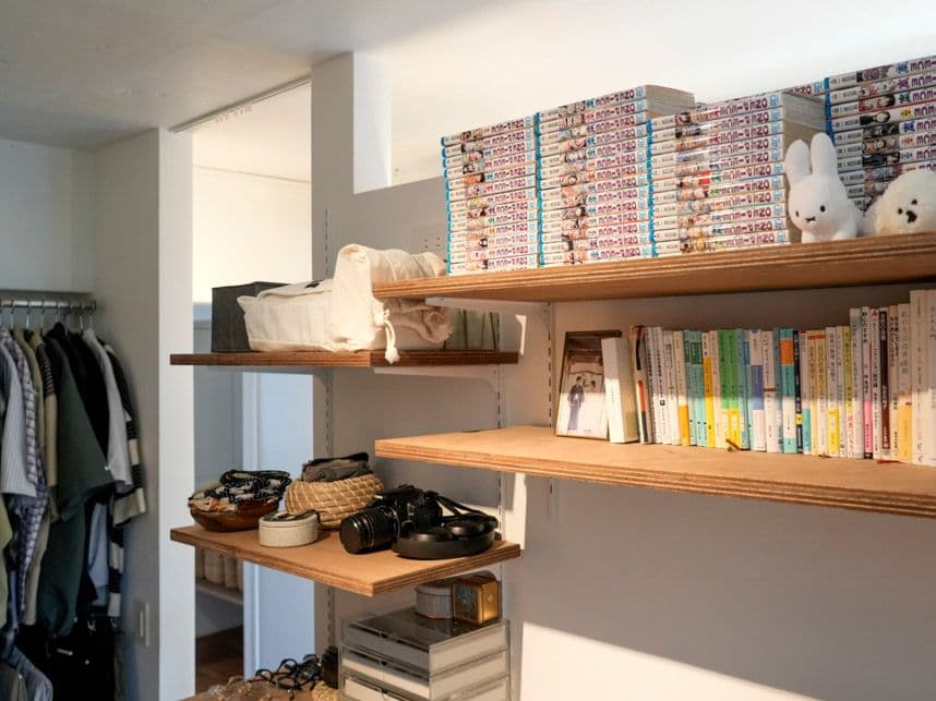 中古マンションのリノベーション後のワークスペースの棚