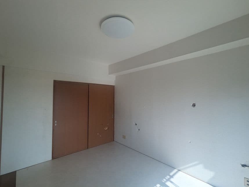 中古マンションのリノベーション前の洋室