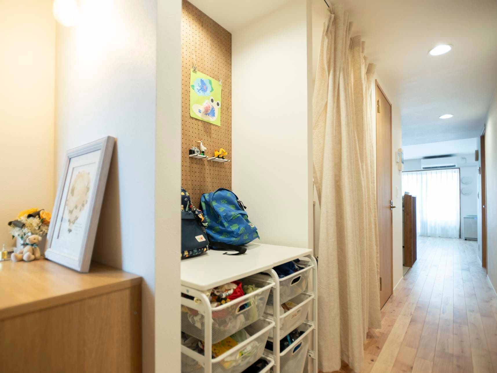 中古マンションのリノベーション後の廊下のキッズスペース