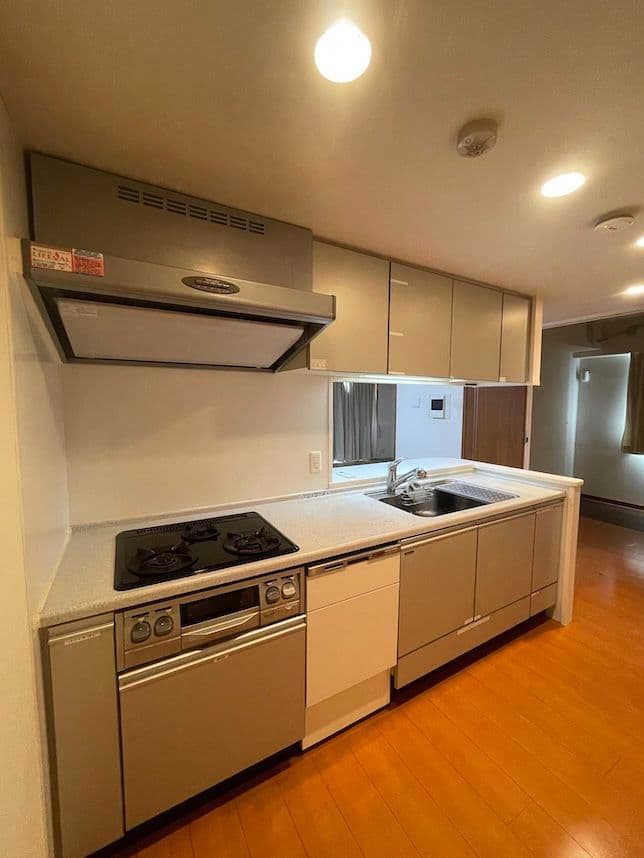 中古マンションのリノベーション前のキッチン