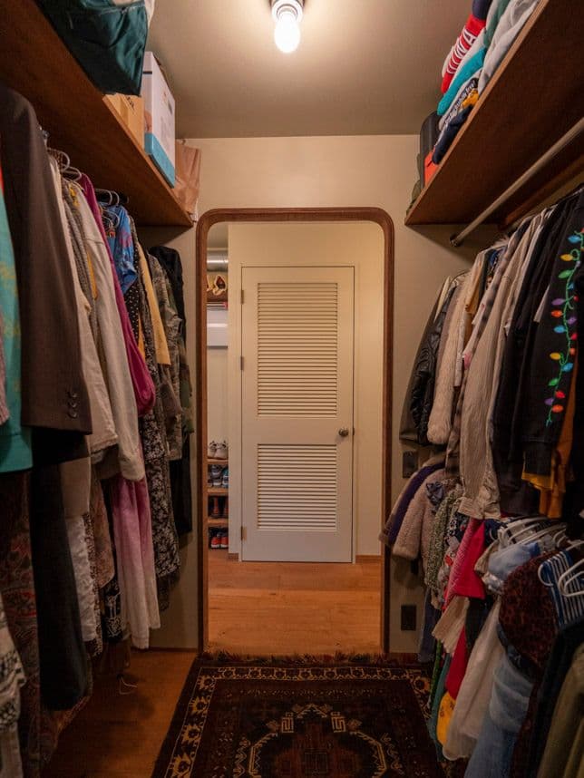 中古マンションのリノベーション後のクローゼットの入り口