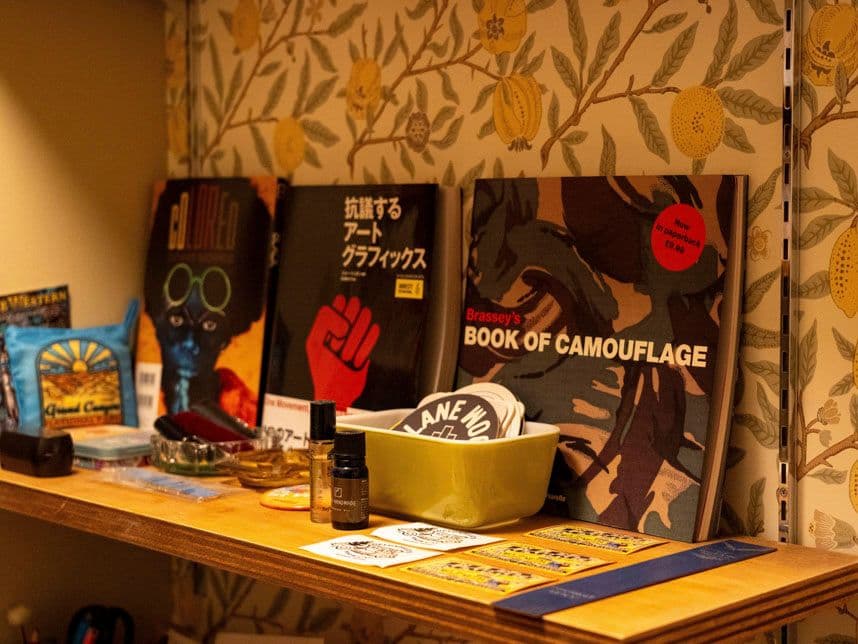 中古マンションのリノベーション後の書斎の棚