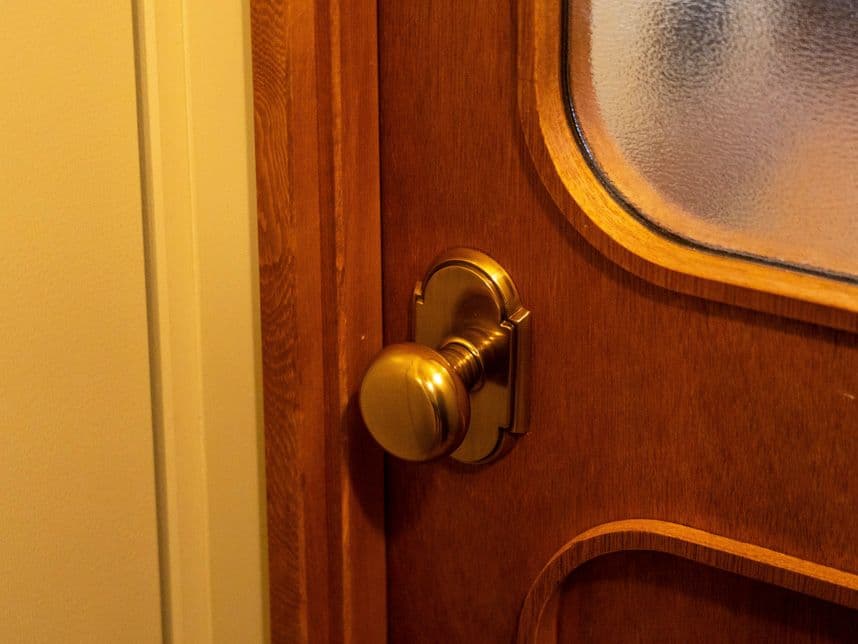 中古マンションのリノベーション後のドアノブ