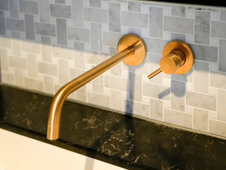 中古マンションのリノベーション後の洗面台の水栓