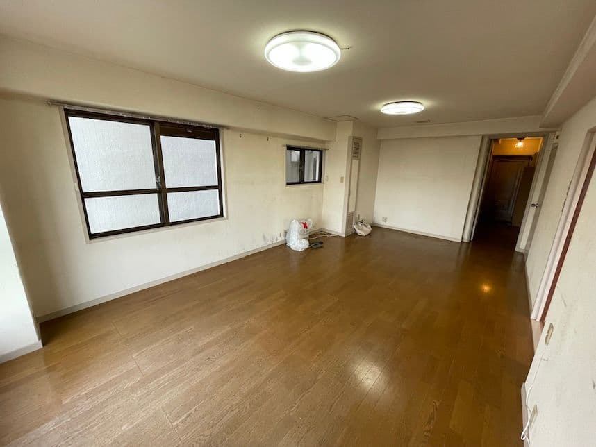 中古マンションのリノベーション前のリビング