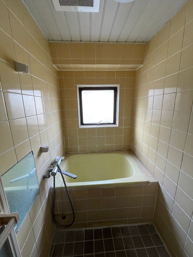 中古マンションのリノベーション前の浴室