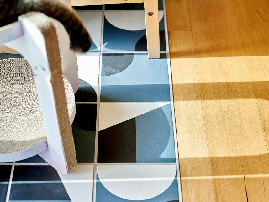 中古マンションのリノベーション後のリビングのフロアタイル